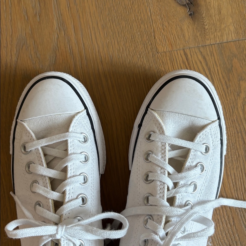 Converse Women’s All Star Platform Low Top Canvas Sneaker. Size 7.5 - Picture 2 of 6